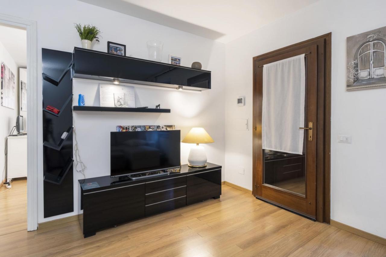 Cozy & Comfy In Navigli Area Mailand